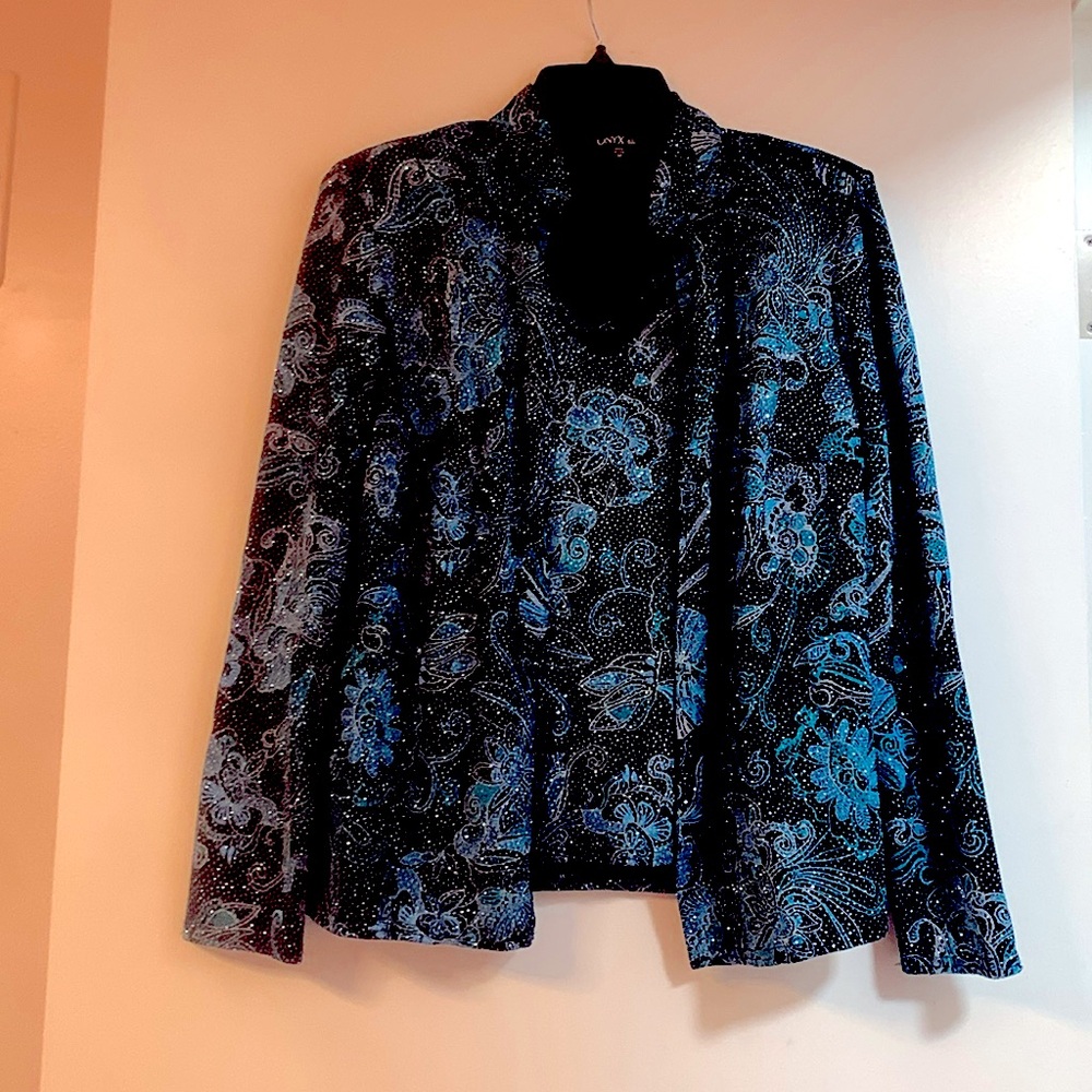 Size M ONYX Nite Two Piece Holiday Top With Cardigan Sparkles